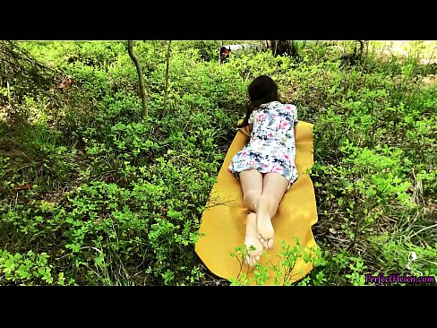 ❤️ په ټینډر کې اجنبی زما بلی مشت زنی کوي او په ځنګل کې په جوش سره ټوکې کوي ️❌  جنس
